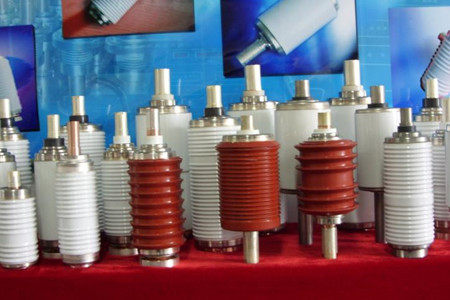 如何判斷真空斷路器中的真空滅弧室需要更換？